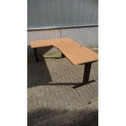Hoekbureau  Verkocht