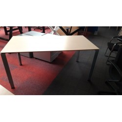Ahrend bureautafel i.h.v...